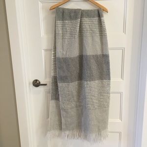 Lauren Conrad winter blanket scarf